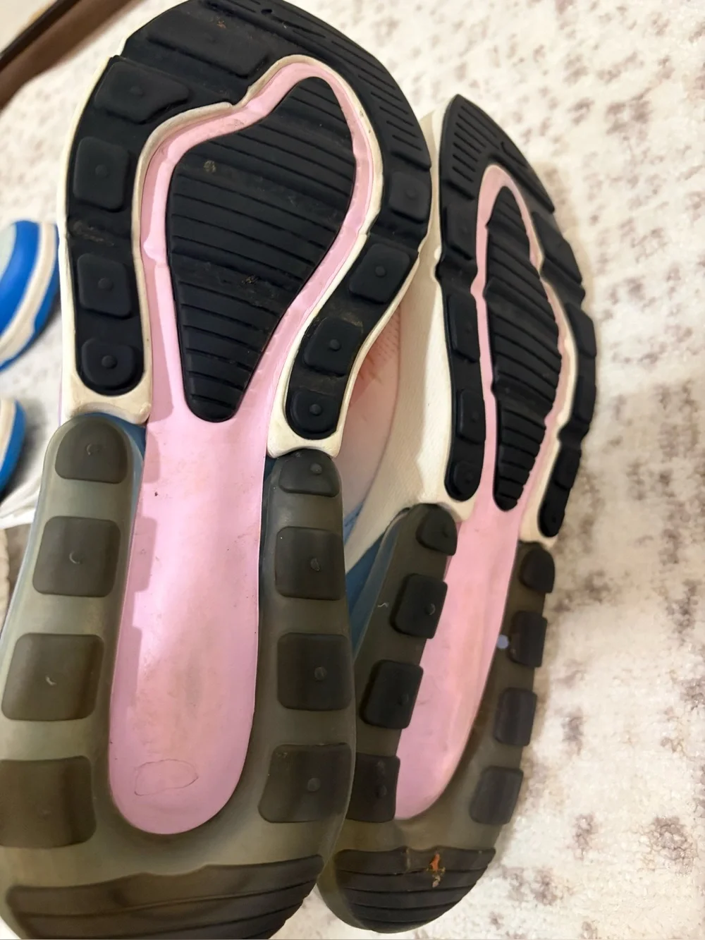 Nike Air Max 270, Womens size 9